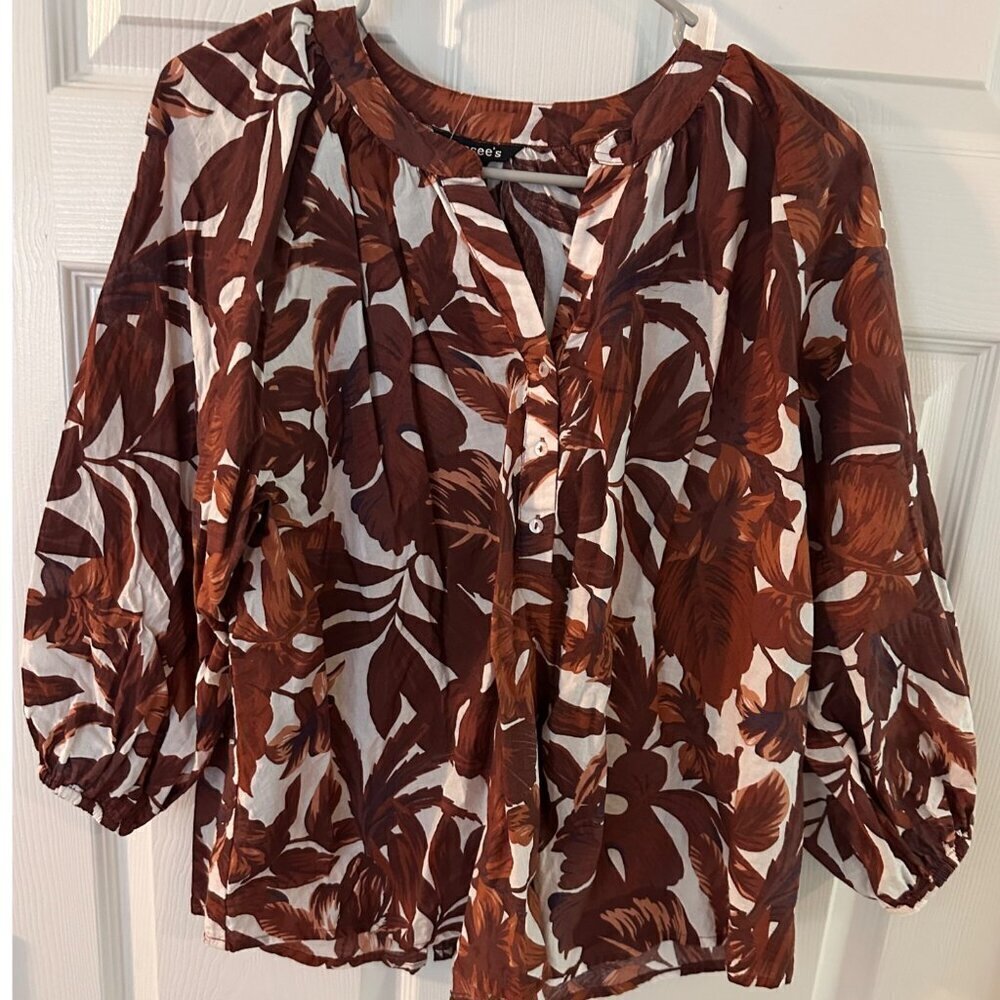 Cassee’s floral loose blouse size m